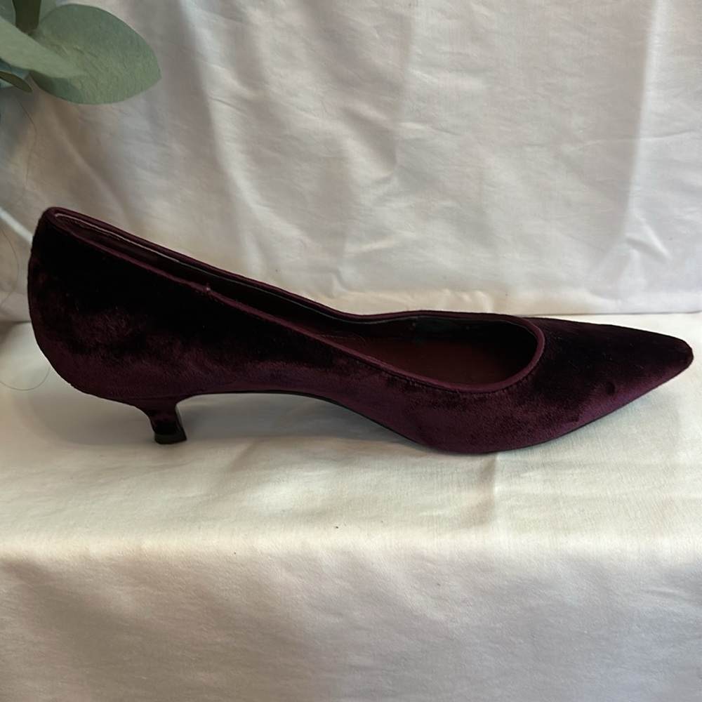 Lauren Ralph Lauren Abbot ll kitten velvet 6.5 pointed toe plum slip on heels - Picture 7 of 12